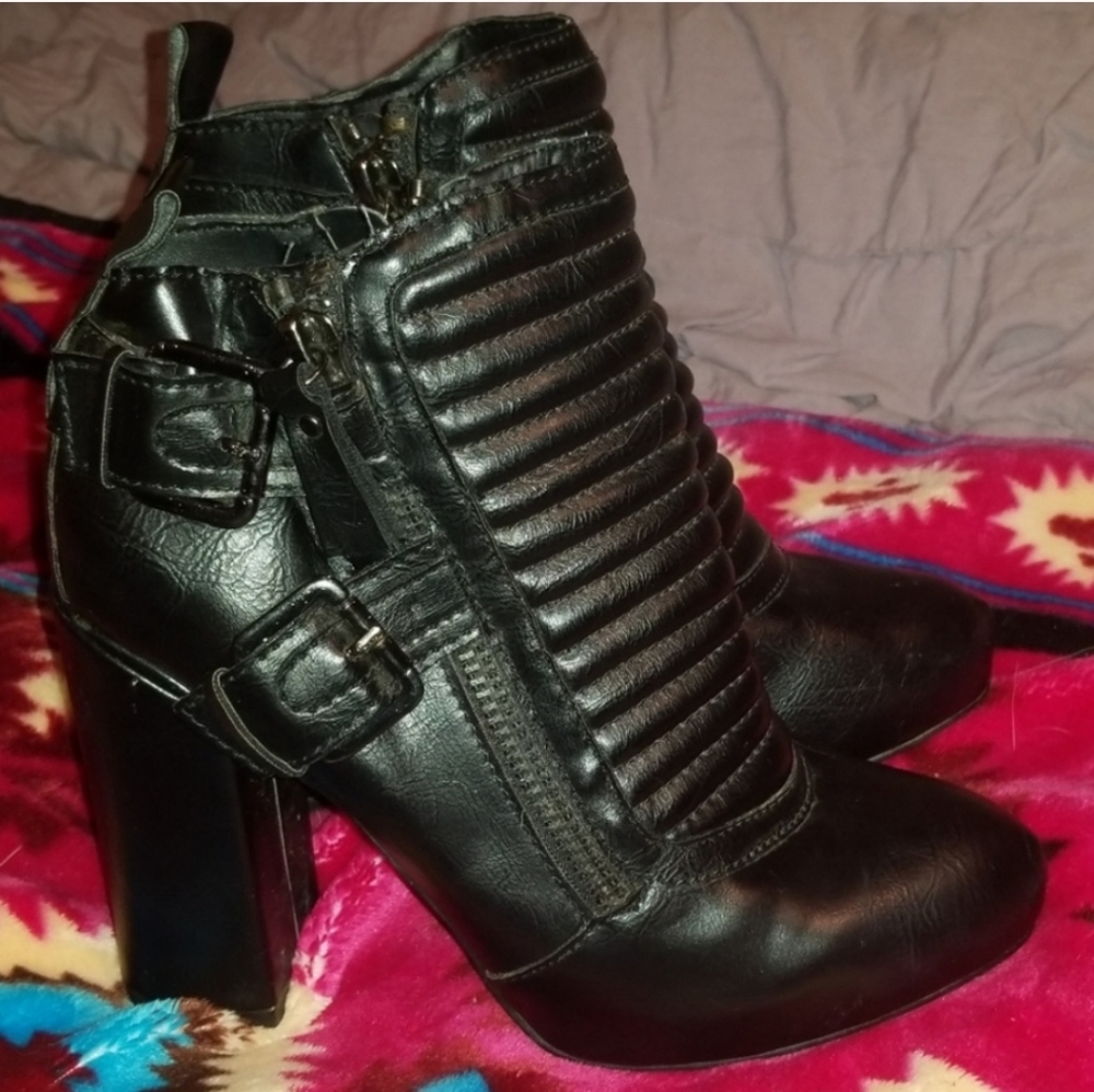 2 heels 2 dresses